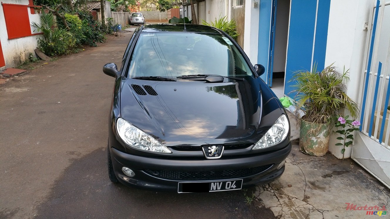 2004' Peugeot 206 photo #1