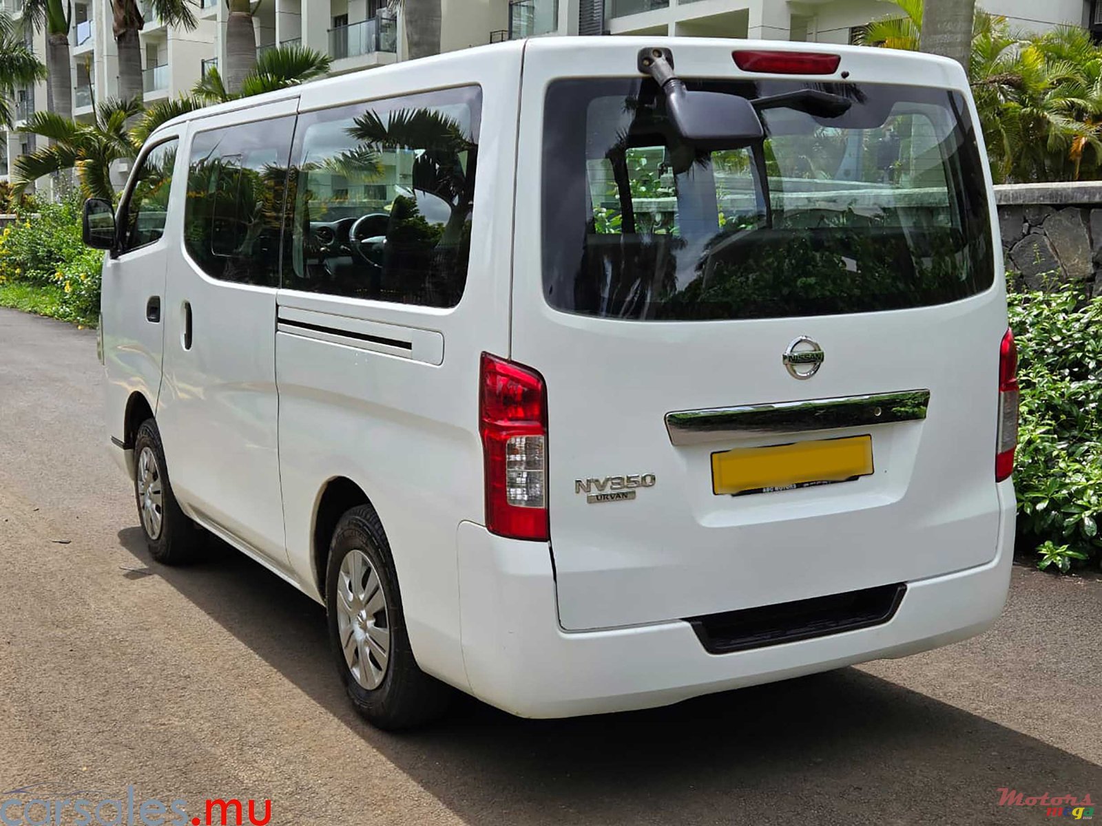 2019' Nissan NV 350 15 Seater photo #3