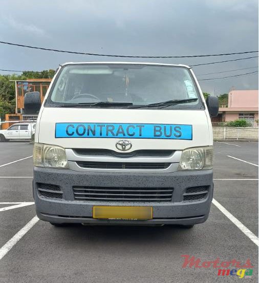 2008' Toyota HiAce photo #1