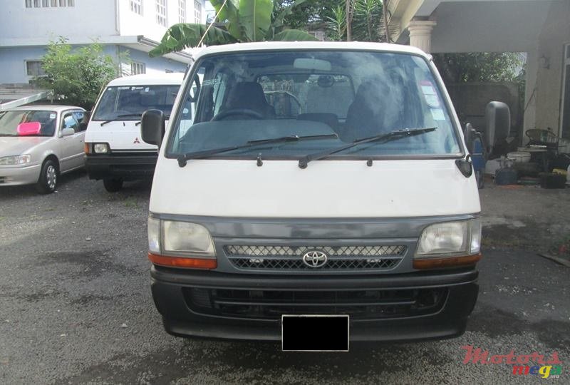 1999' Toyota Hiace photo #1