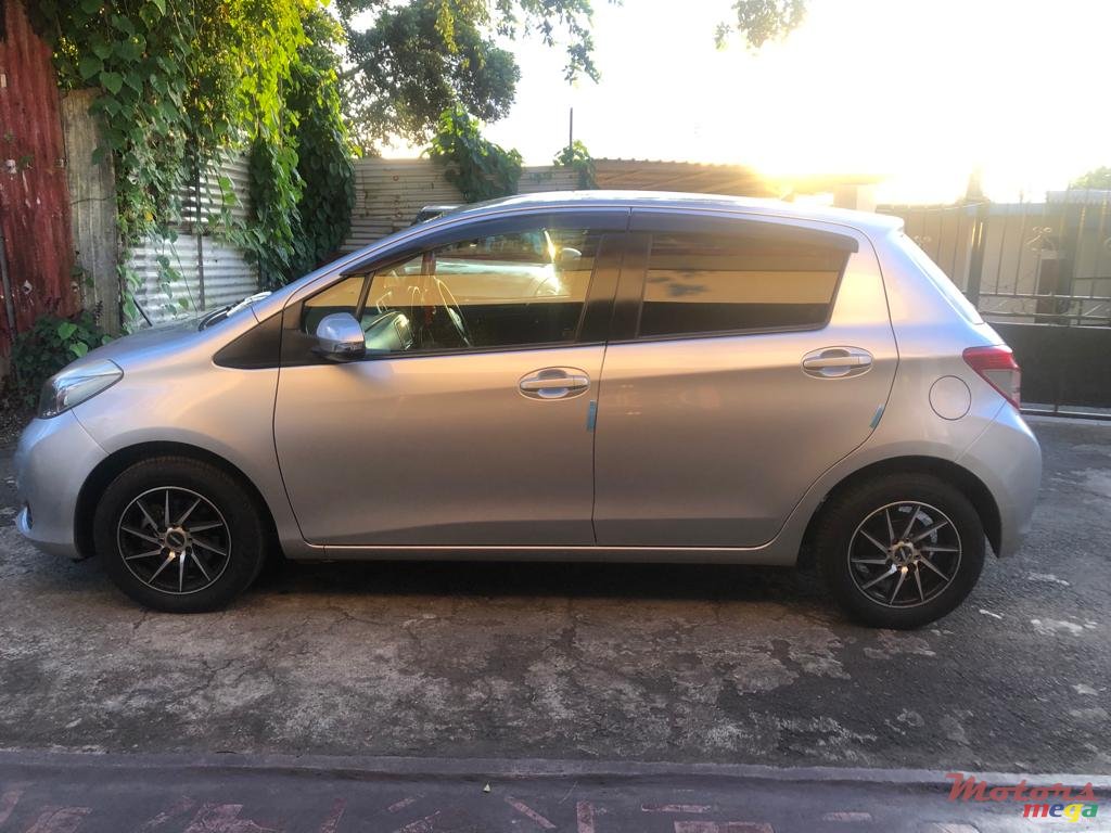 2012' Toyota Vitz photo #3