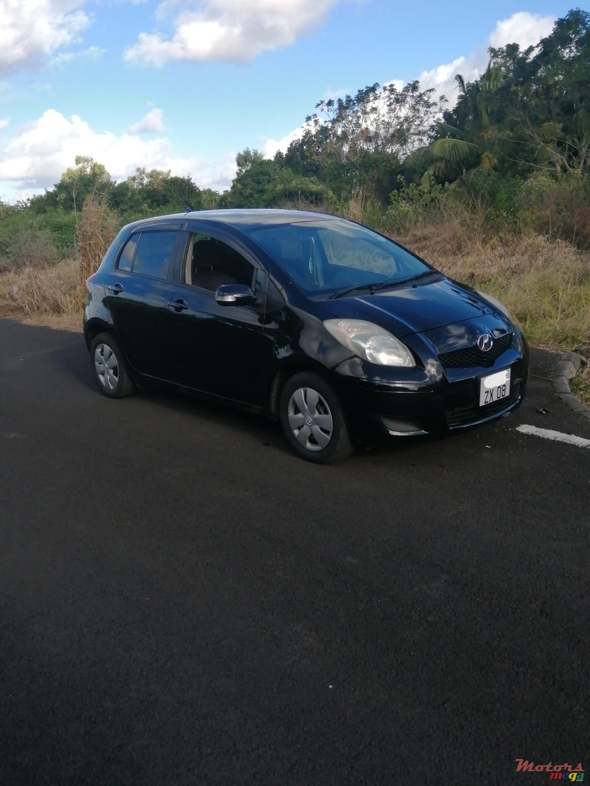 2008' Toyota Vitz photo #4