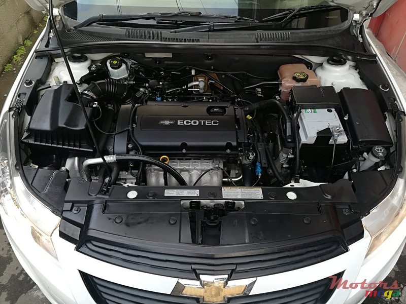 2014' Chevrolet Cruze photo #5