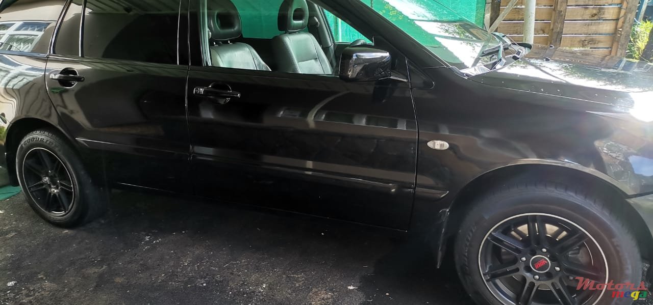 2008' Mitsubishi Lancer photo #1