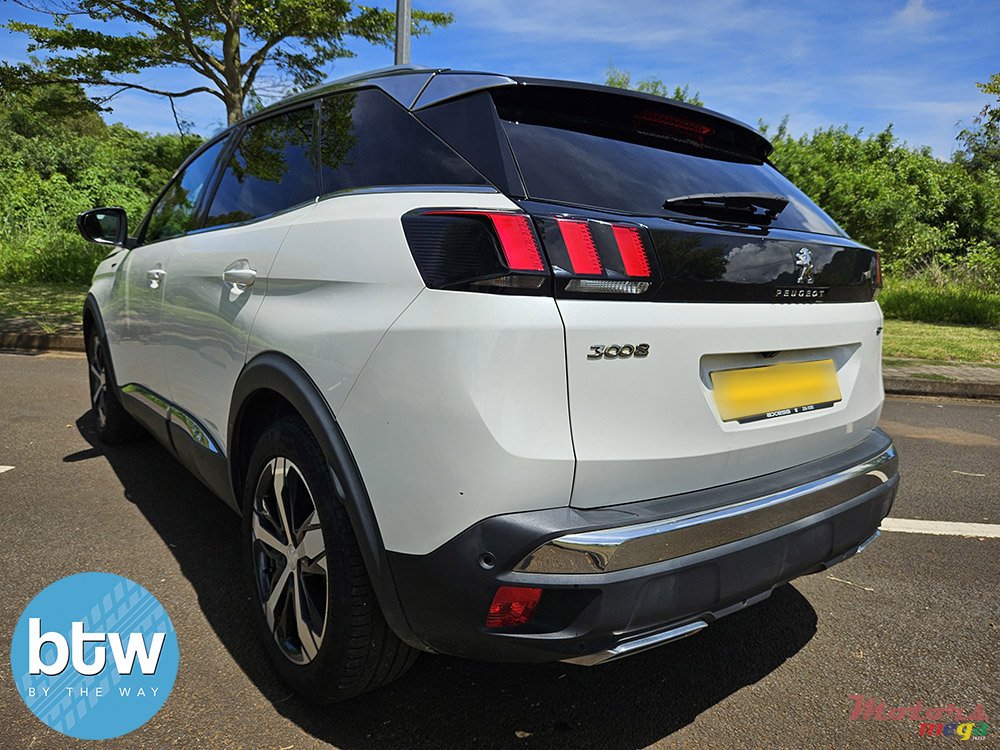 2018' Peugeot 3008 GT photo #3