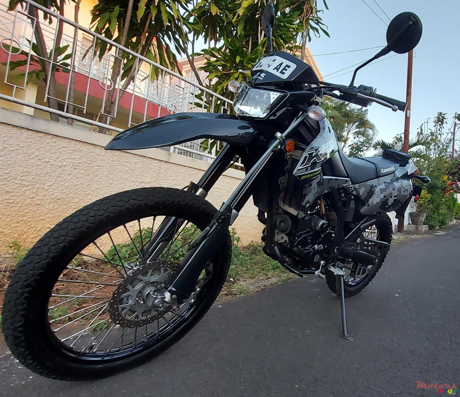 2019' Kawasaki KLX 250S CAMO EDITION photo #1