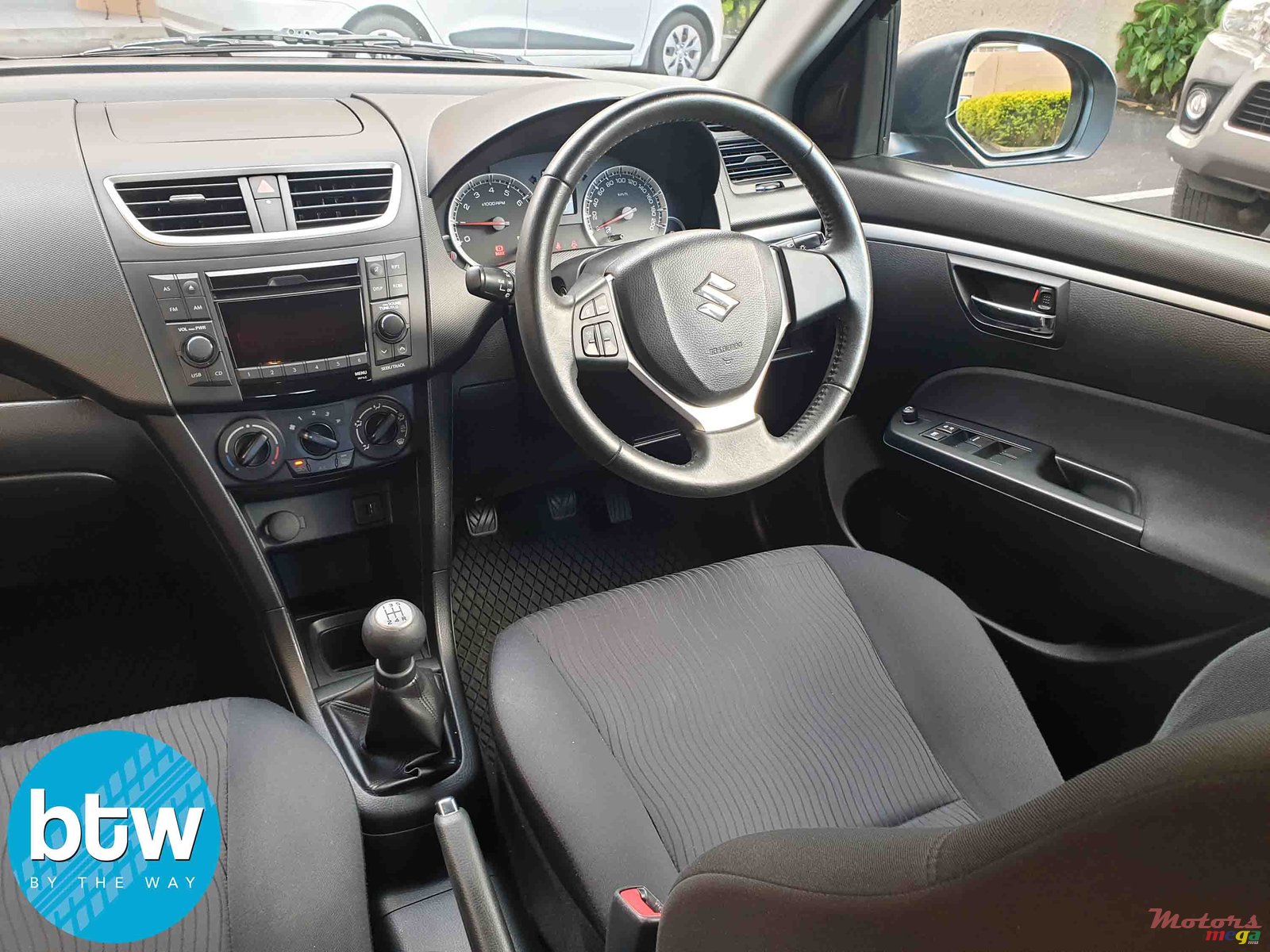 2011' Suzuki Swift Japan photo #5