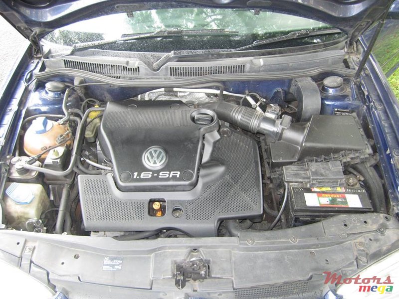 2000' Volkswagen GOLF 4  1.6 SR photo #2