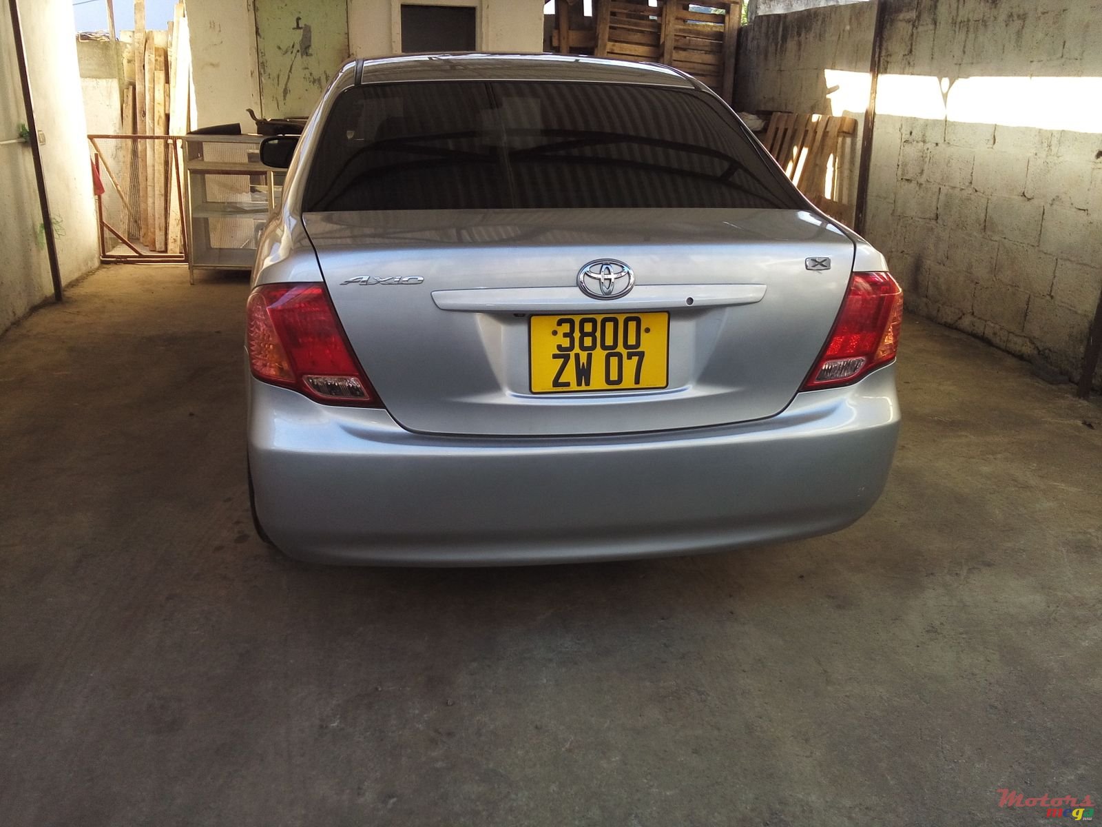 2007' Toyota Axio photo #2