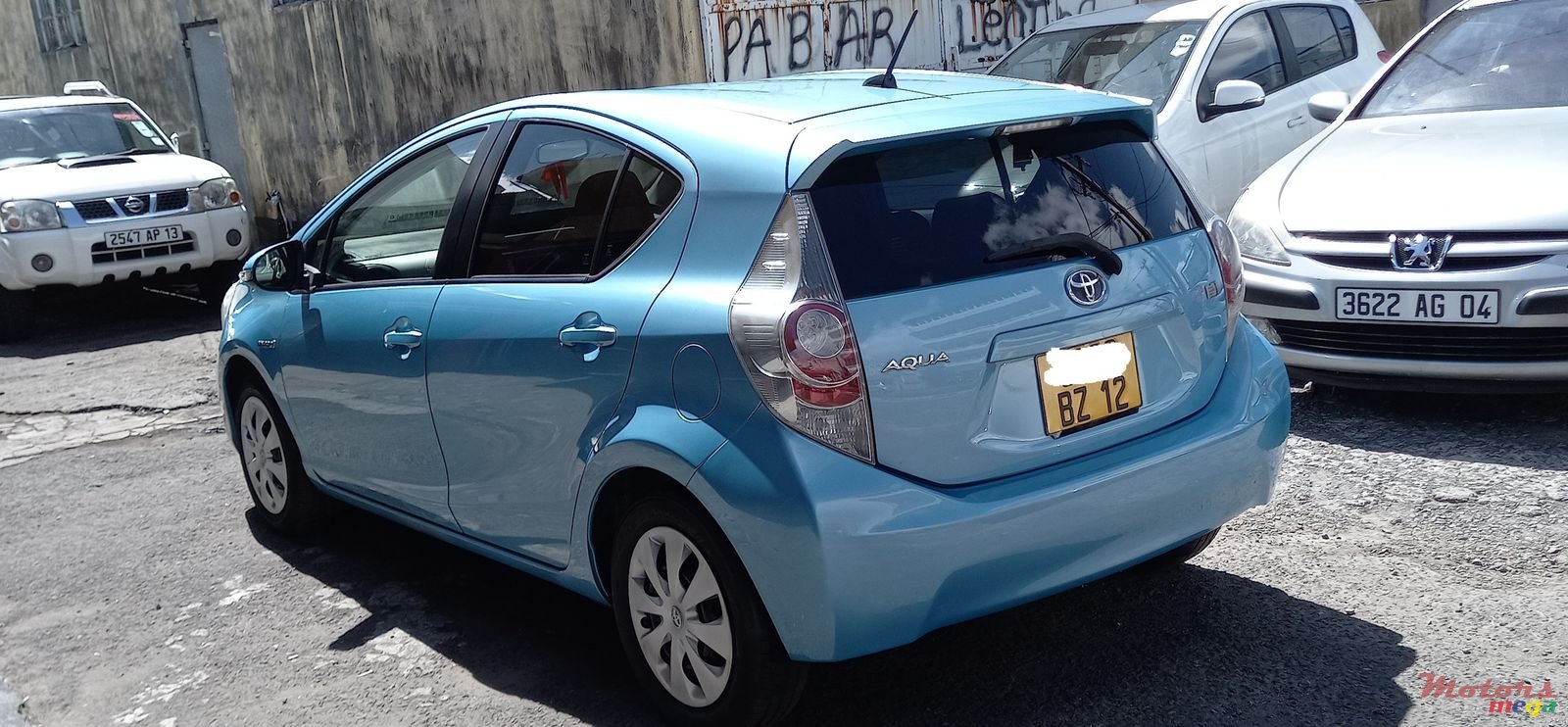 2012' Toyota Aqua photo #3