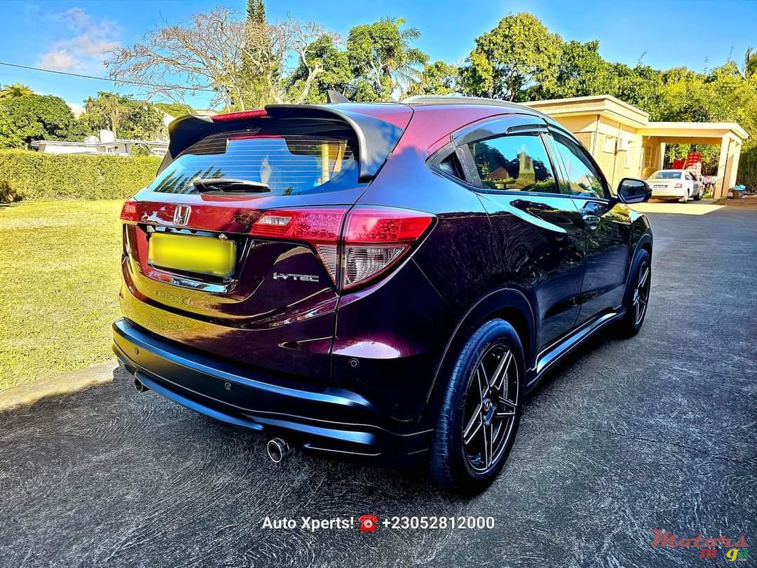 2016' Honda HR-V Bezel non hybrid photo #2