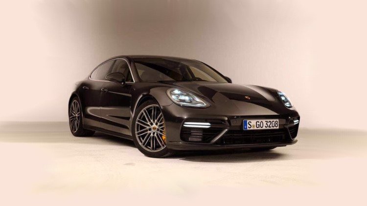 2017 Porsche Panamera Leaked Looking Sporty And Sleek