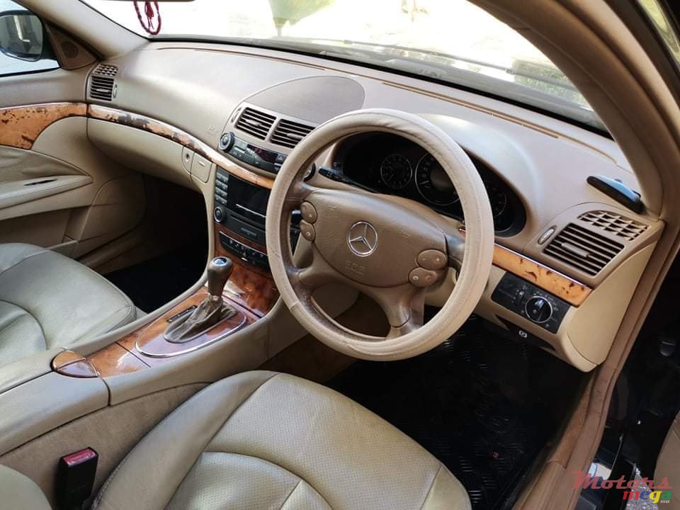 2007' Mercedes-Benz E-Class E200 photo #4