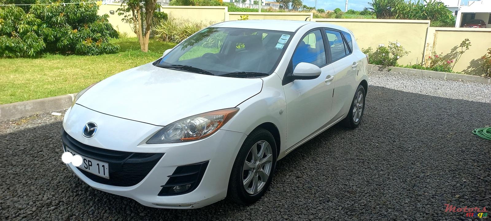 2011' Mazda 3 photo #2