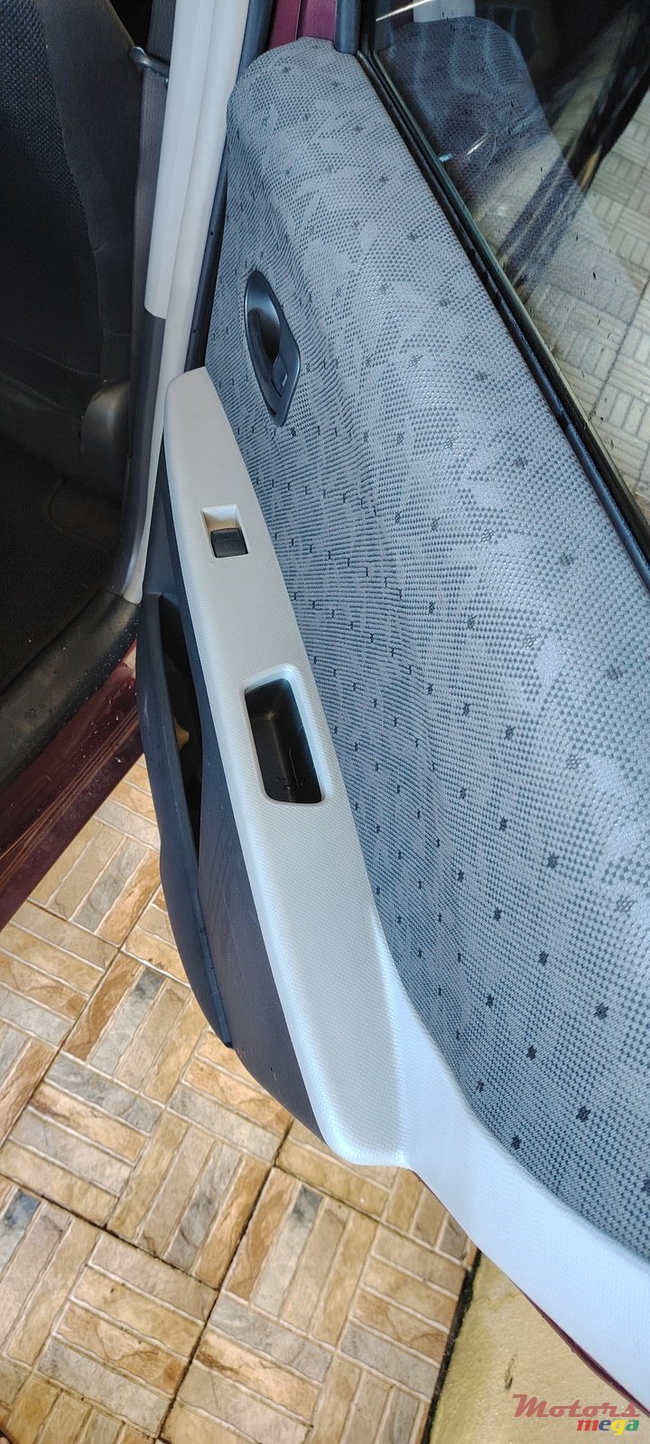 2010' Toyota Vitz Origin photo #4