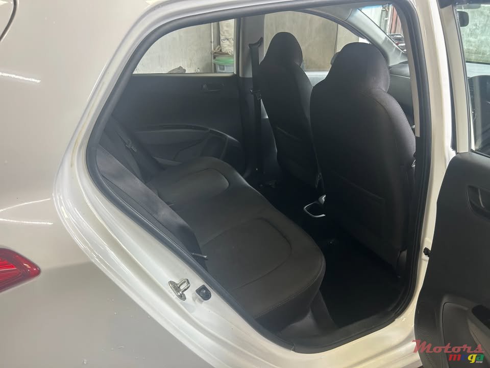 2019' Hyundai i10 photo #6