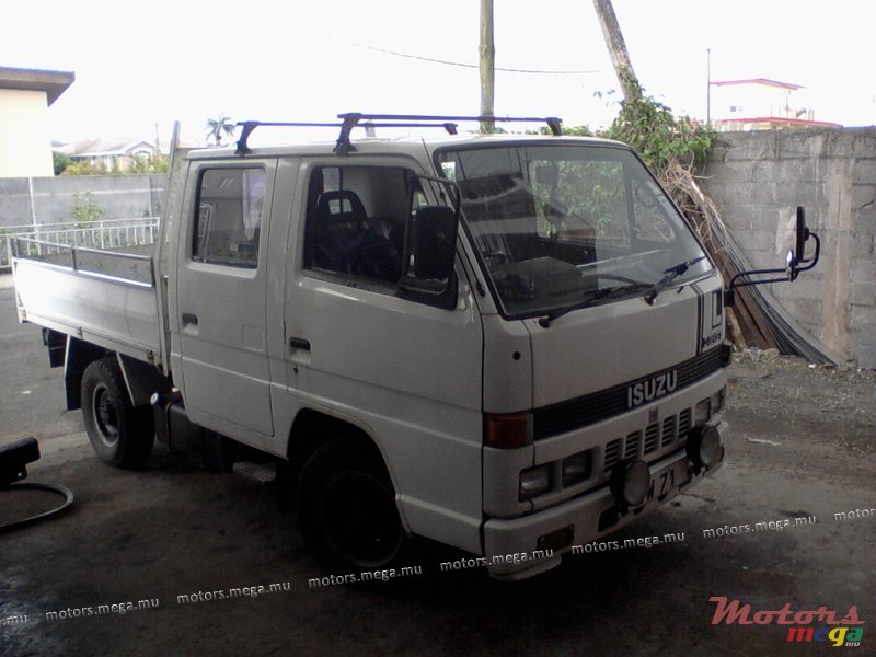 1991' Isuzu photo #1