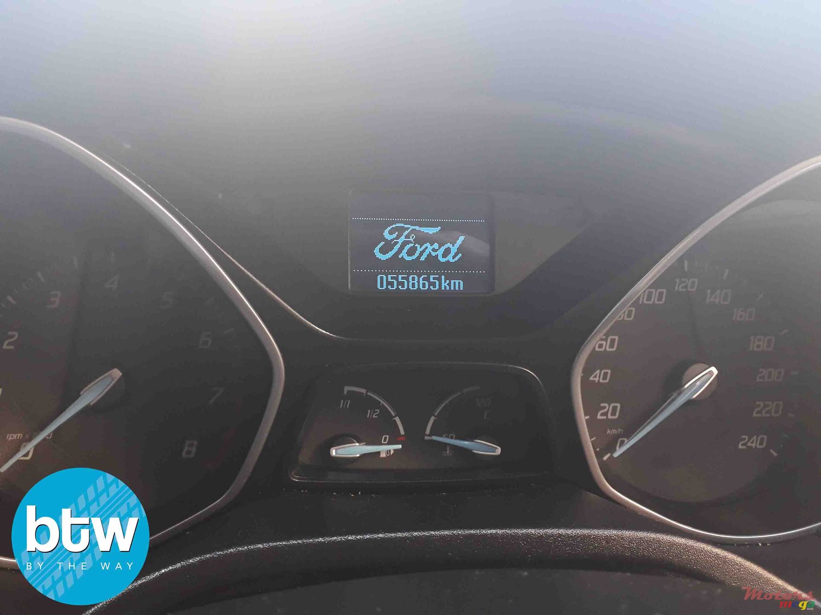 2012' Ford Focus photo #7