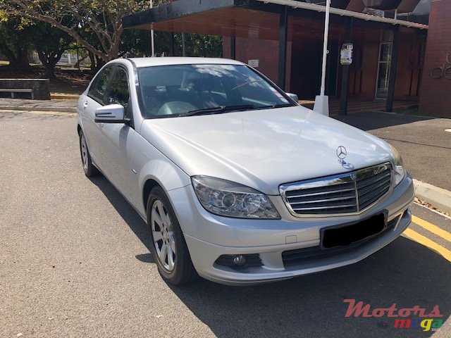 2009' Mercedes-Benz C-Class photo #1