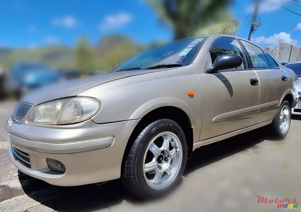 2003' Nissan photo #6