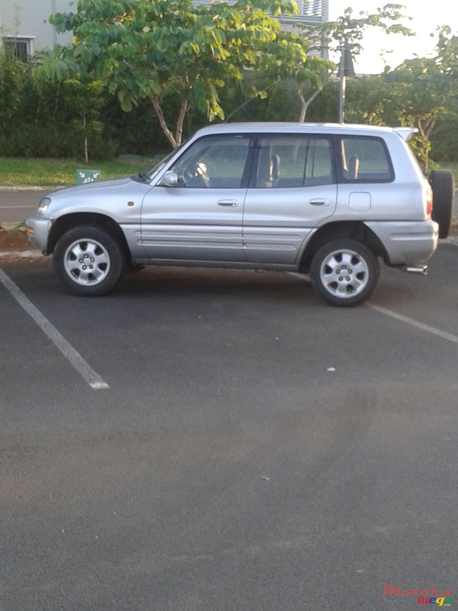 1996' Toyota RAV4 photo #1