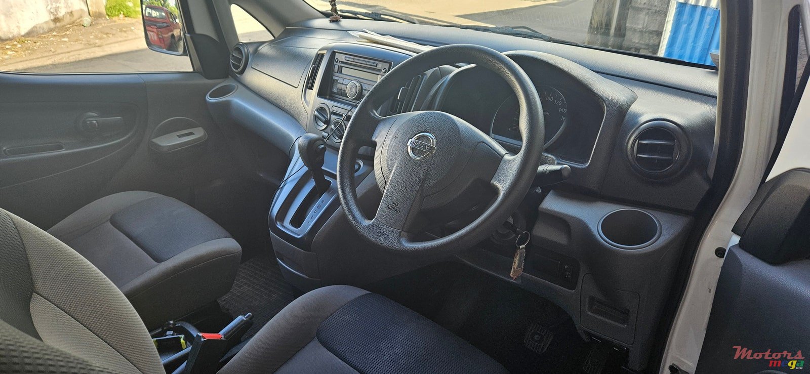 2016' Nissan photo #7