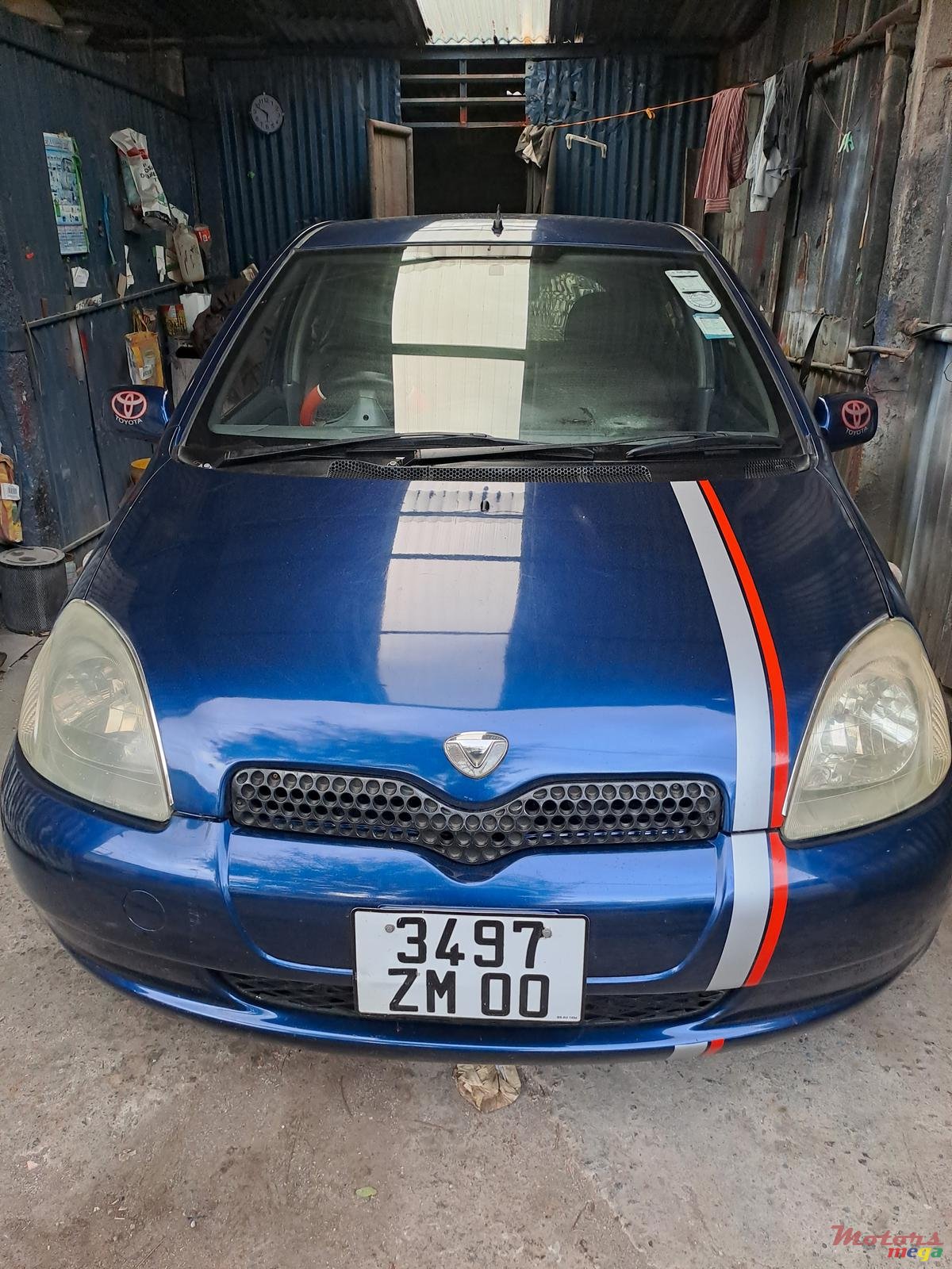 2000' Toyota Vitz photo #1