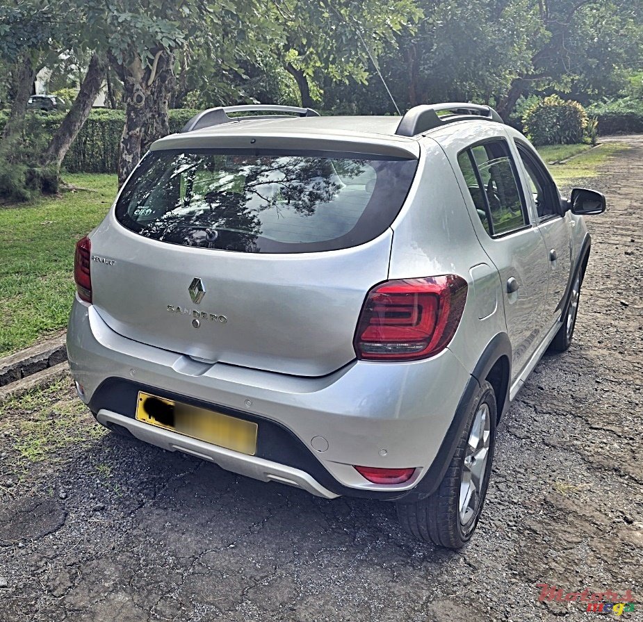 2020' Renault Sandero photo #3