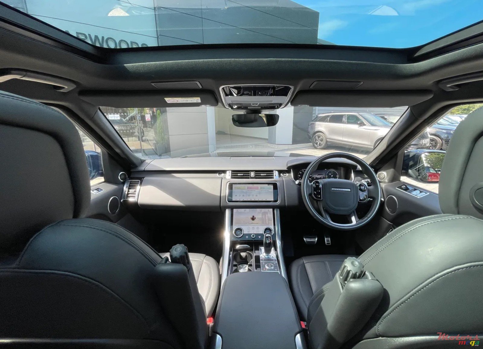 2021' Land Rover Range Rover Sport photo #4