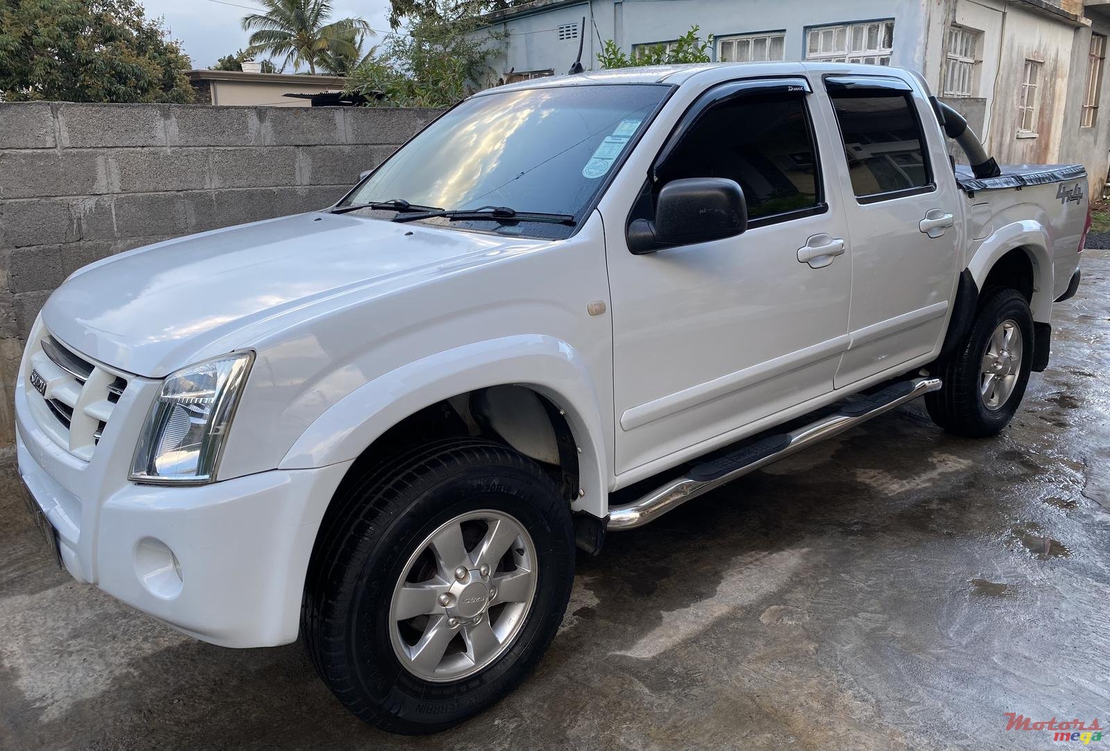 2009' Isuzu D-Max photo #4