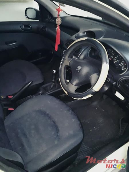 2000' Peugeot 206 photo #5