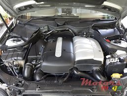 2001' Mercedes-Benz 220 photo #4