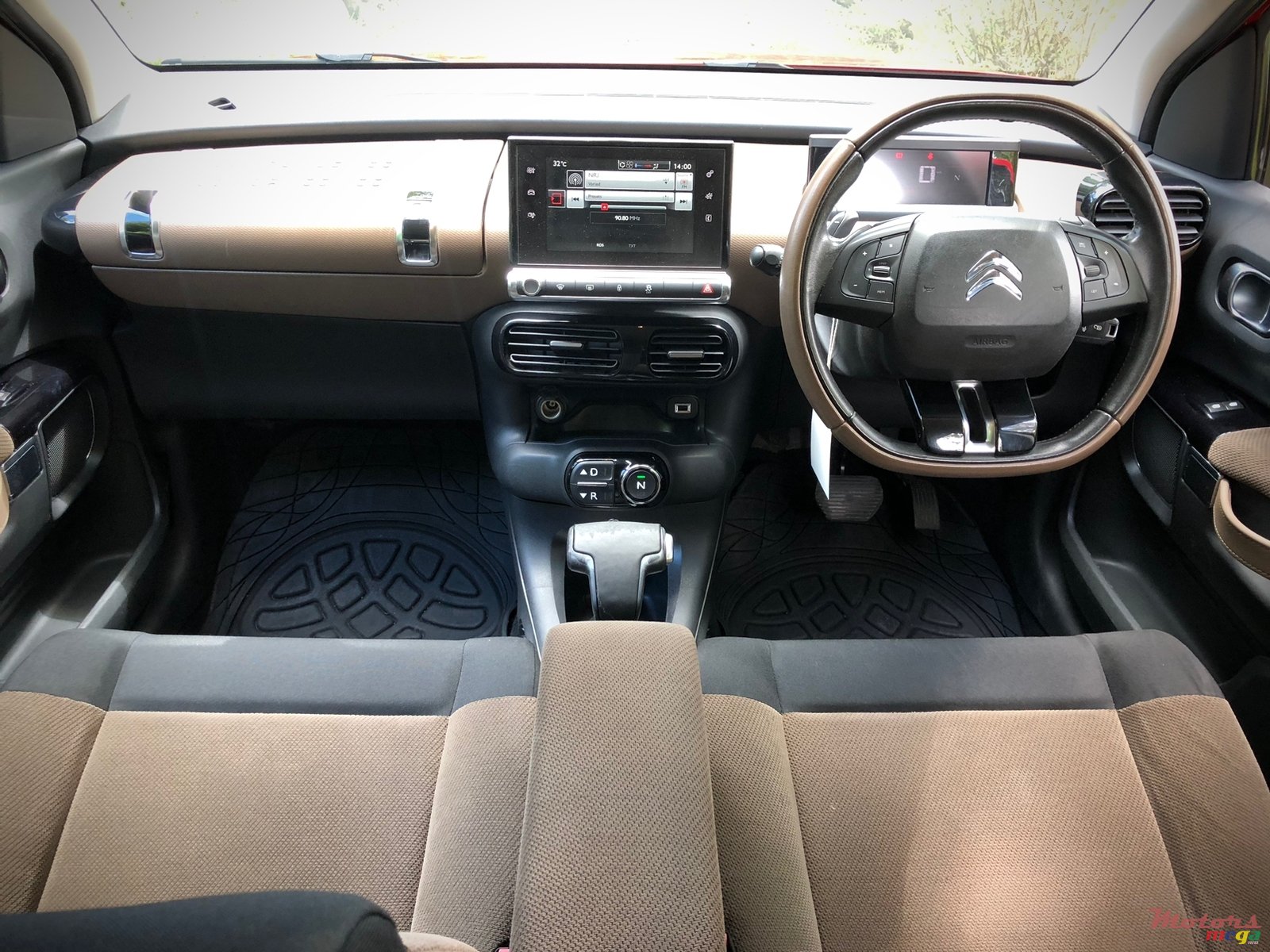 2017' Citroen C4 Cactus photo #2