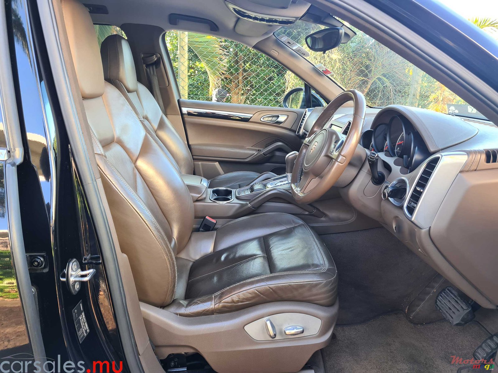 2013' Porsche Cayenne 3.6 V6 photo #5