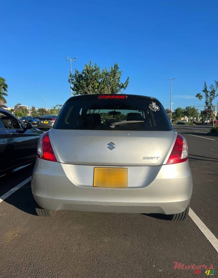 2014' Suzuki Swift photo #4