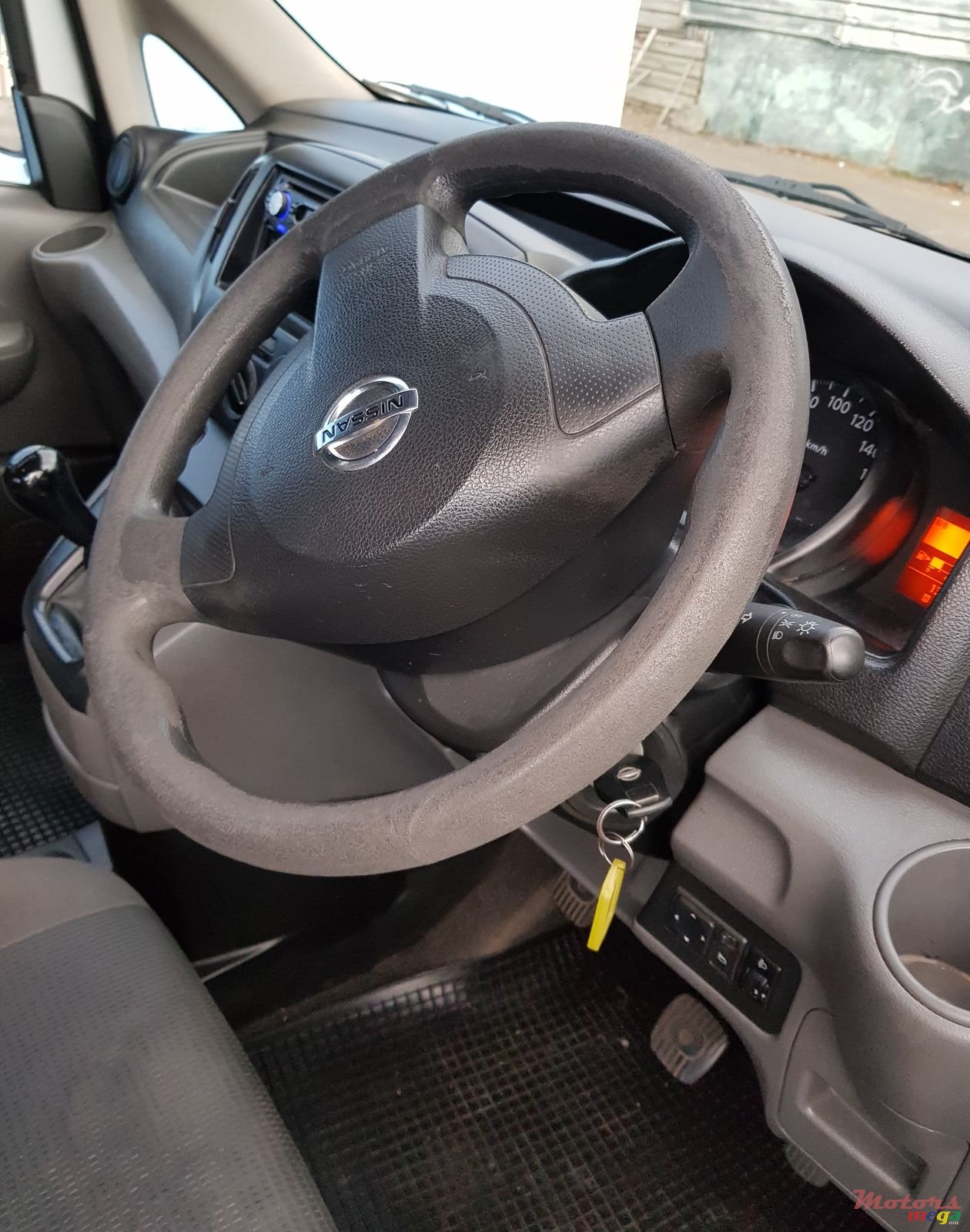 2009' Nissan Full Option   Goods Vehicle photo #6