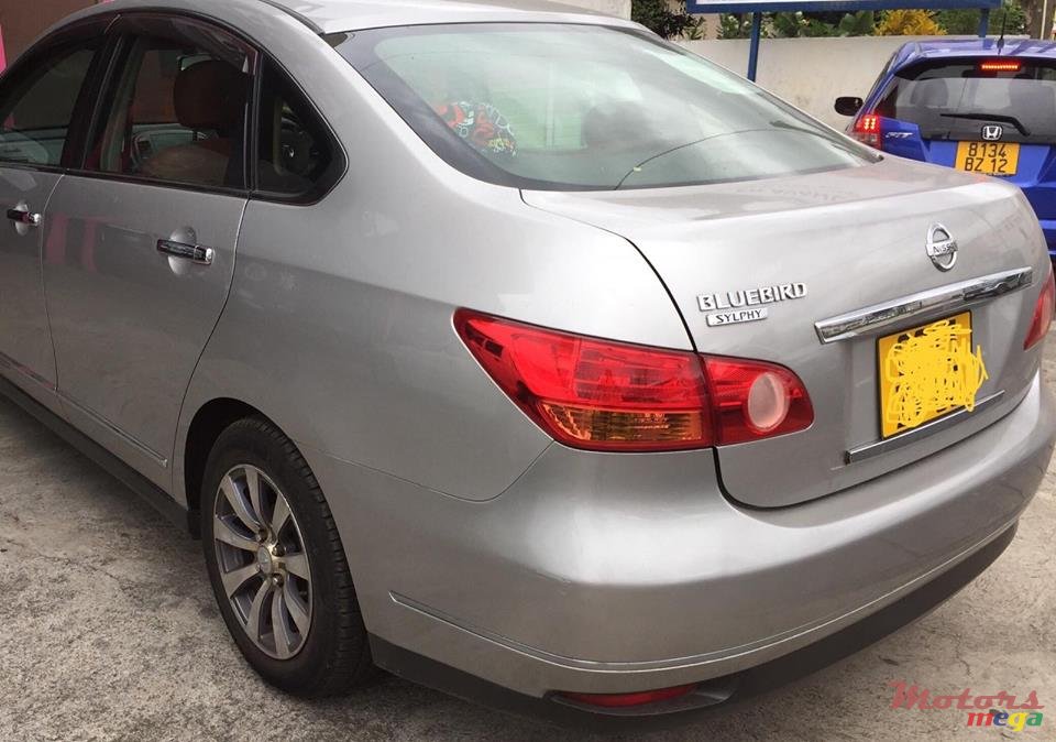 2006' Nissan Bluebird SYLPHY photo #4