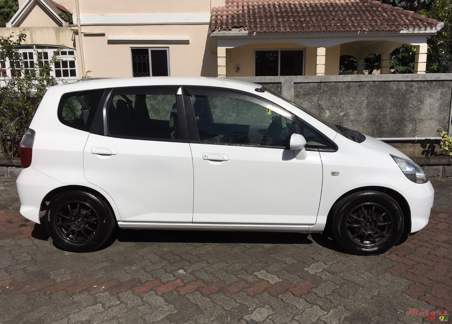 2006' Honda Fit photo #1