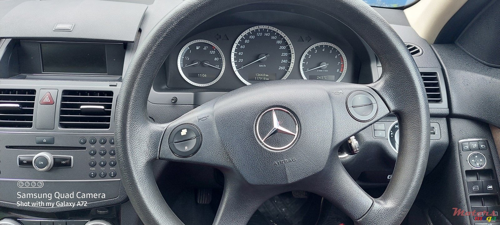 2011' Mercedes-Benz C 180 photo #4