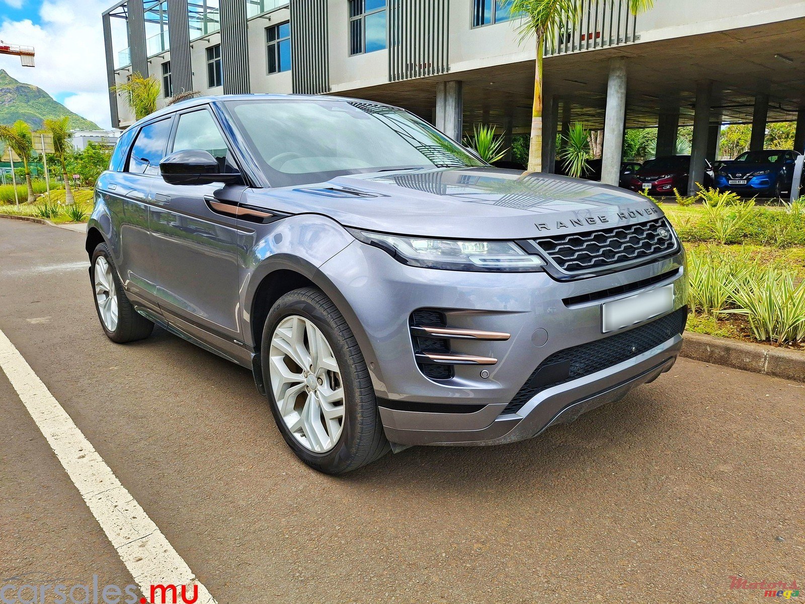 2021' Land Rover Range Rover Evoque P300e R-Dynamic photo #1