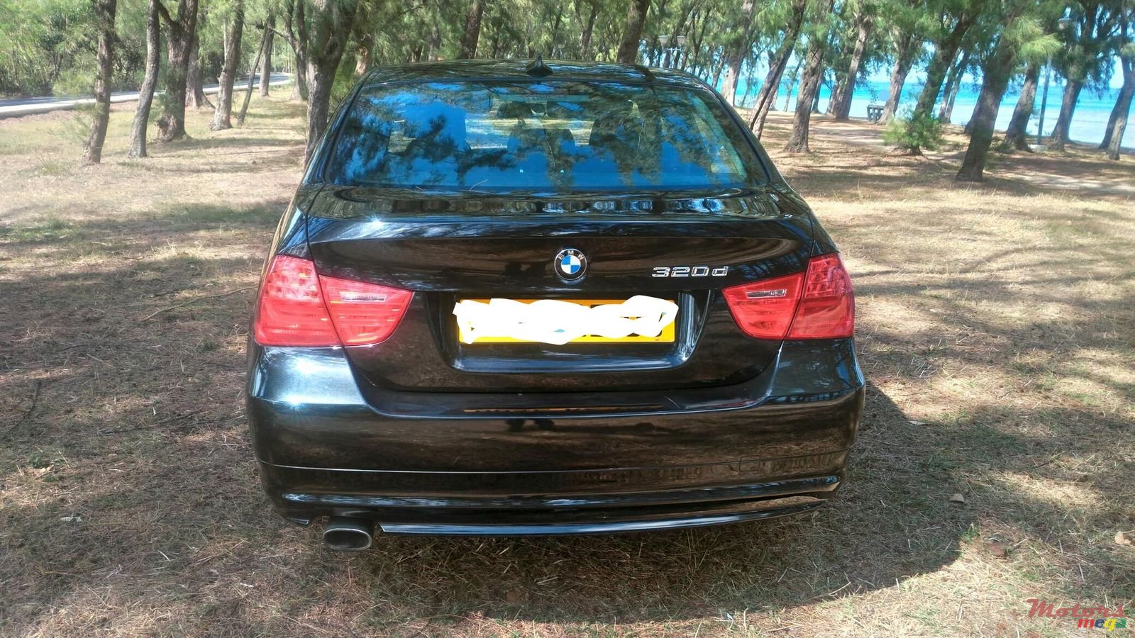 2009' BMW 320 E90 photo #1