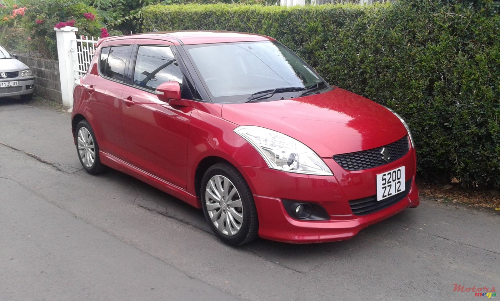 2012' Suzuki Swift photo #1