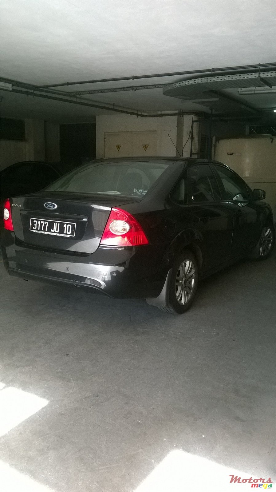 2010' Ford Focus photo #2