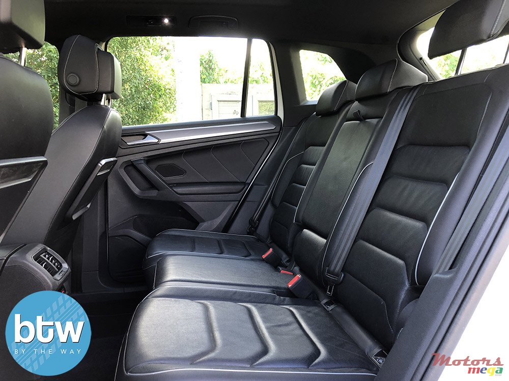 2019' Volkswagen Tiguan R-LINE photo #6