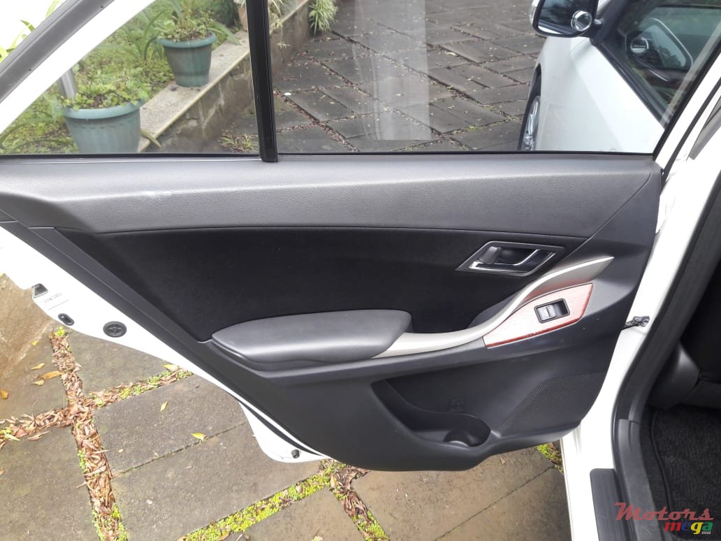 2010' Toyota Aurion ALLION photo #1