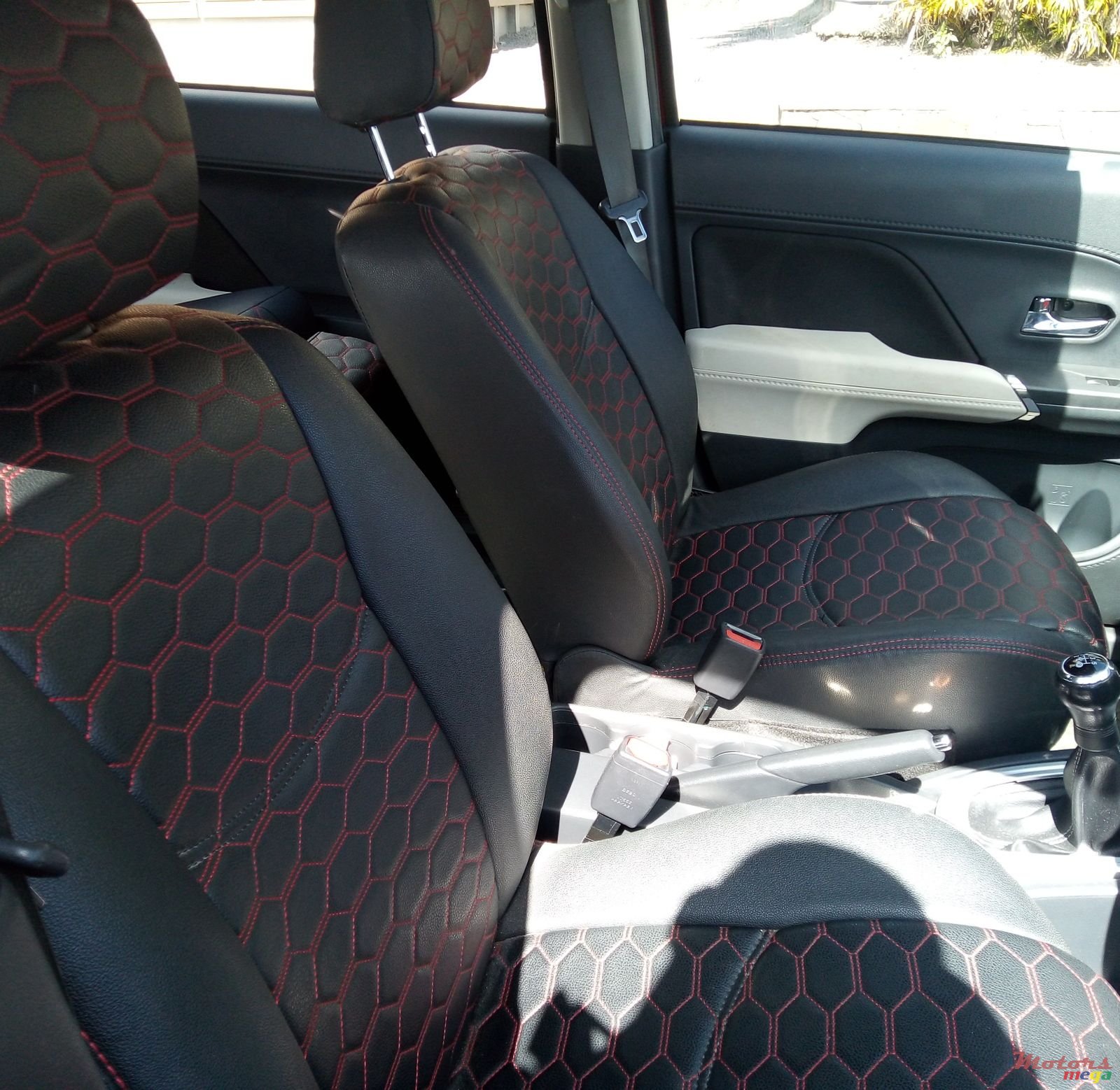 2018' Toyota Rush photo #3