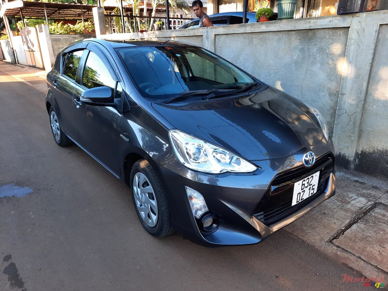 2015' Toyota Aqua photo #4