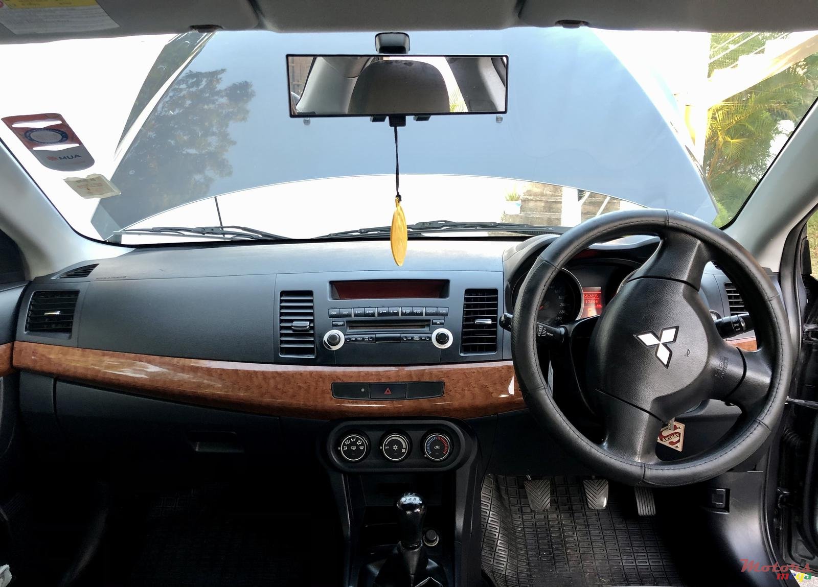 2010' Mitsubishi Lancer X photo #5