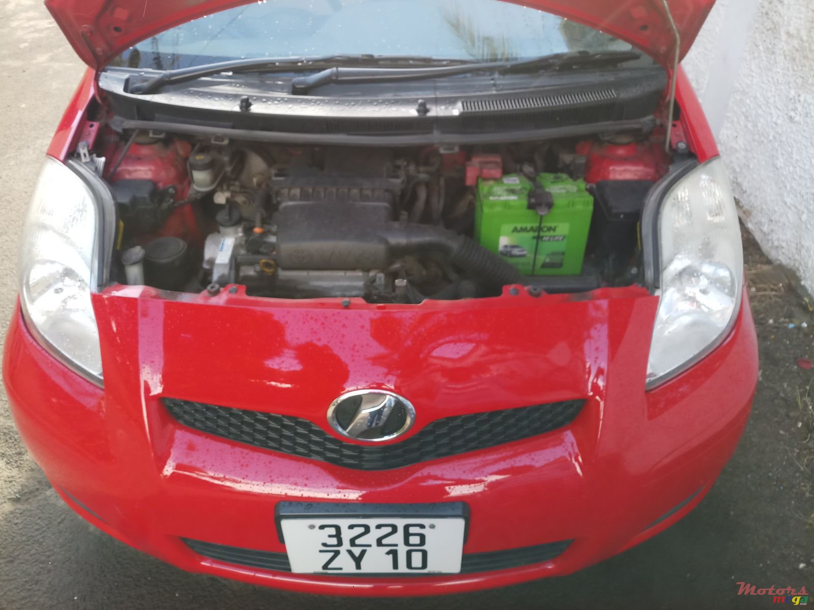 2010' Toyota Vitz photo #5