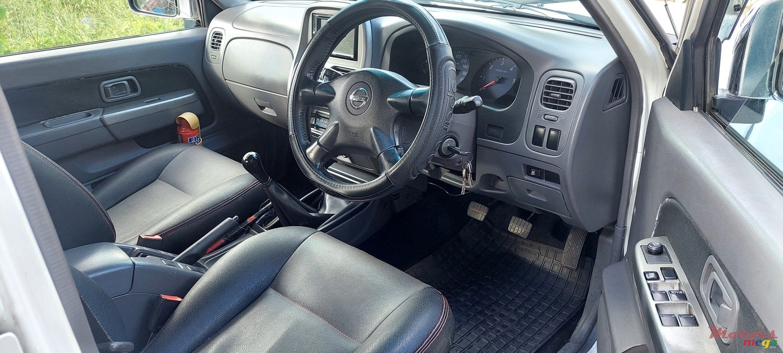 2017' Nissan Hardbody photo #1